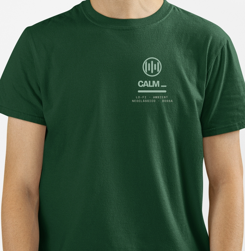 Camiseta verde com badge de tribo, coleção Íntimos & Introspectivos
